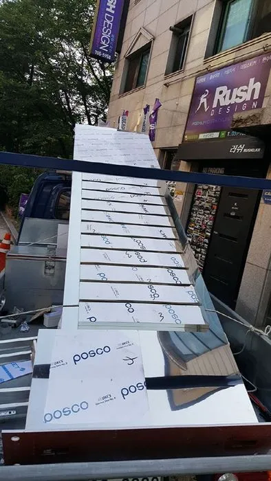 매장 주차장 주변 지주형 스탠드 간판